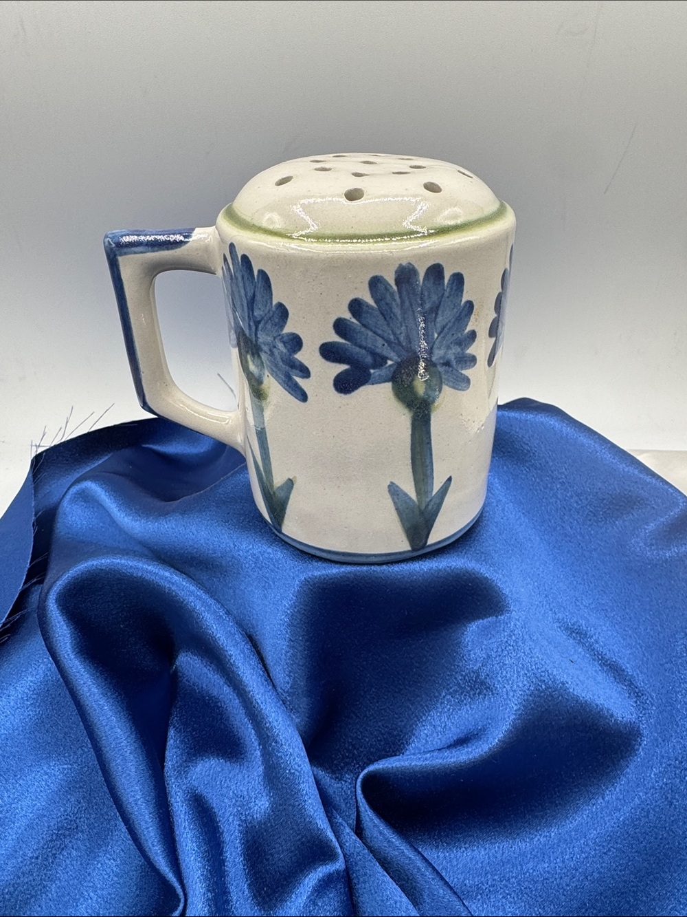 Louisville Stoneware Muffineer/Large Shaker.